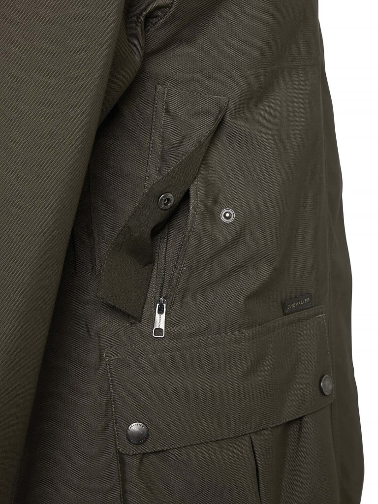 veste-endeavor-marron-chevalier-femme-repose-mains
