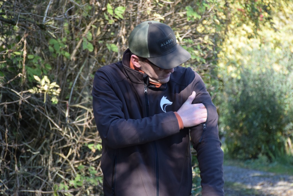 veste-softshell-homme-seekers-marron-detail-poche