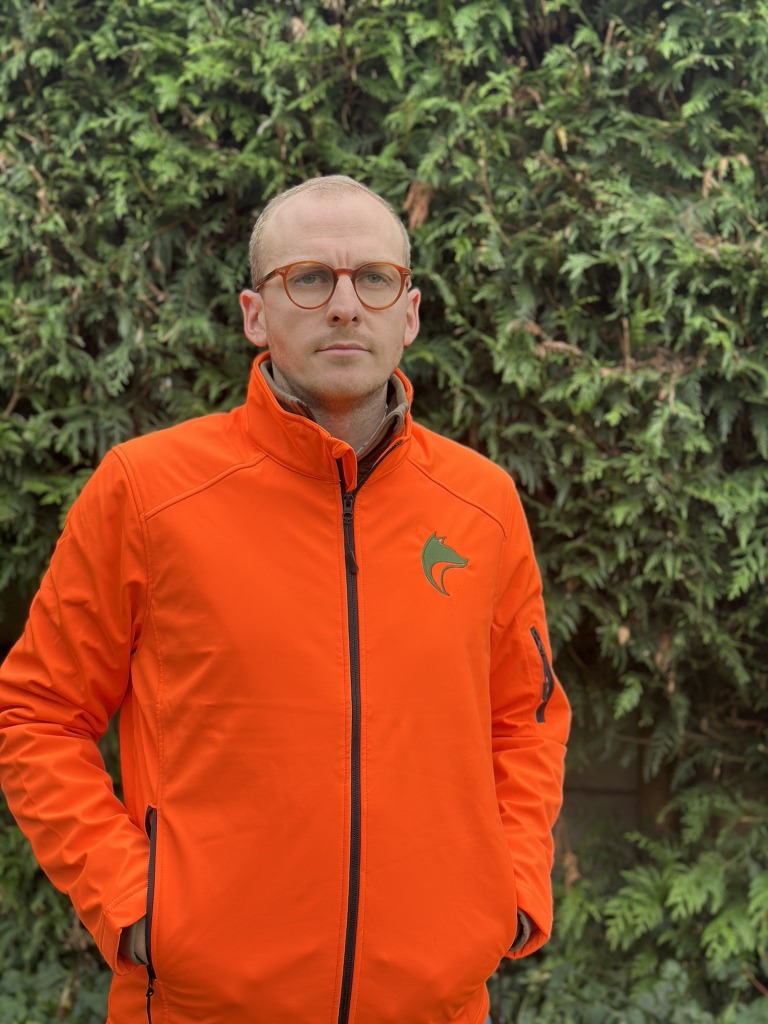 veste-softshell-orange-seekers-outdoor-devant