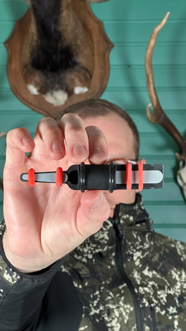 Découvrez un appeau Made in France pour votre chasse au brocard. 🦌 Facile d’utilisation et terriblement efficace ! 🔥😎 En stock sur @seekers.outdoor ➡️ https://www.seekers-outdoor.com/produit/appeau-ac-154-helen-baud/ #appeau #outdoor #seekers #wildlife #camouflage #ac154 #madeinfrance #chevreuil